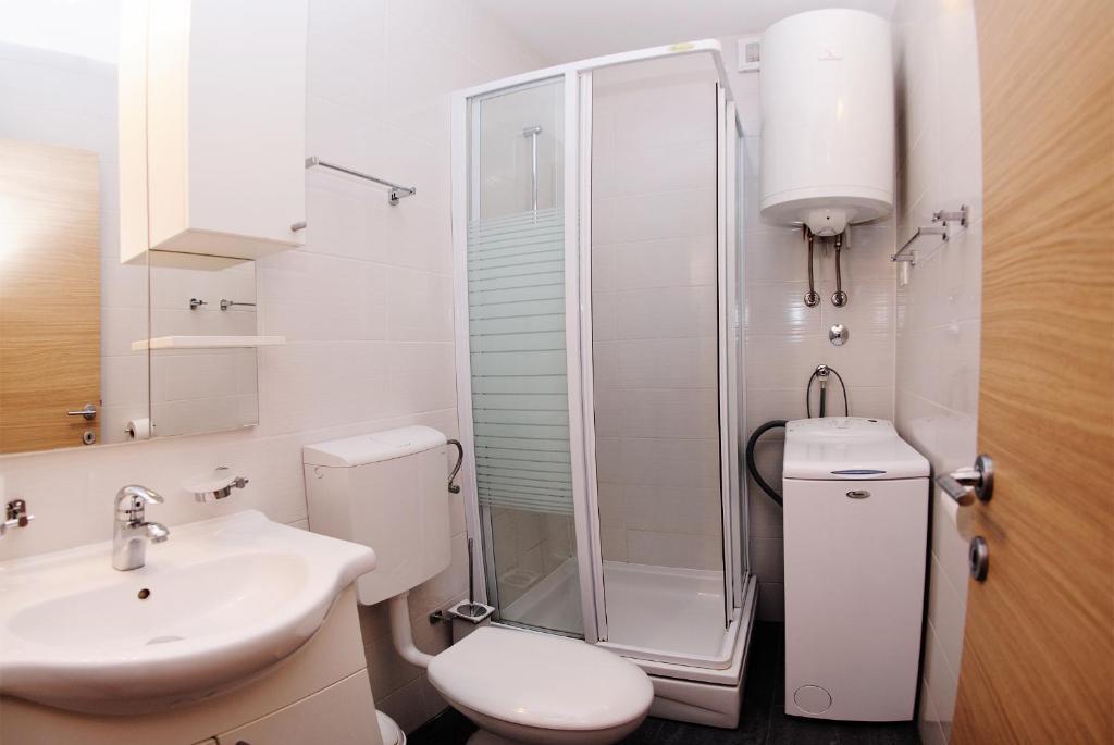 Apartments Petricevic Podstrana Rom bilde