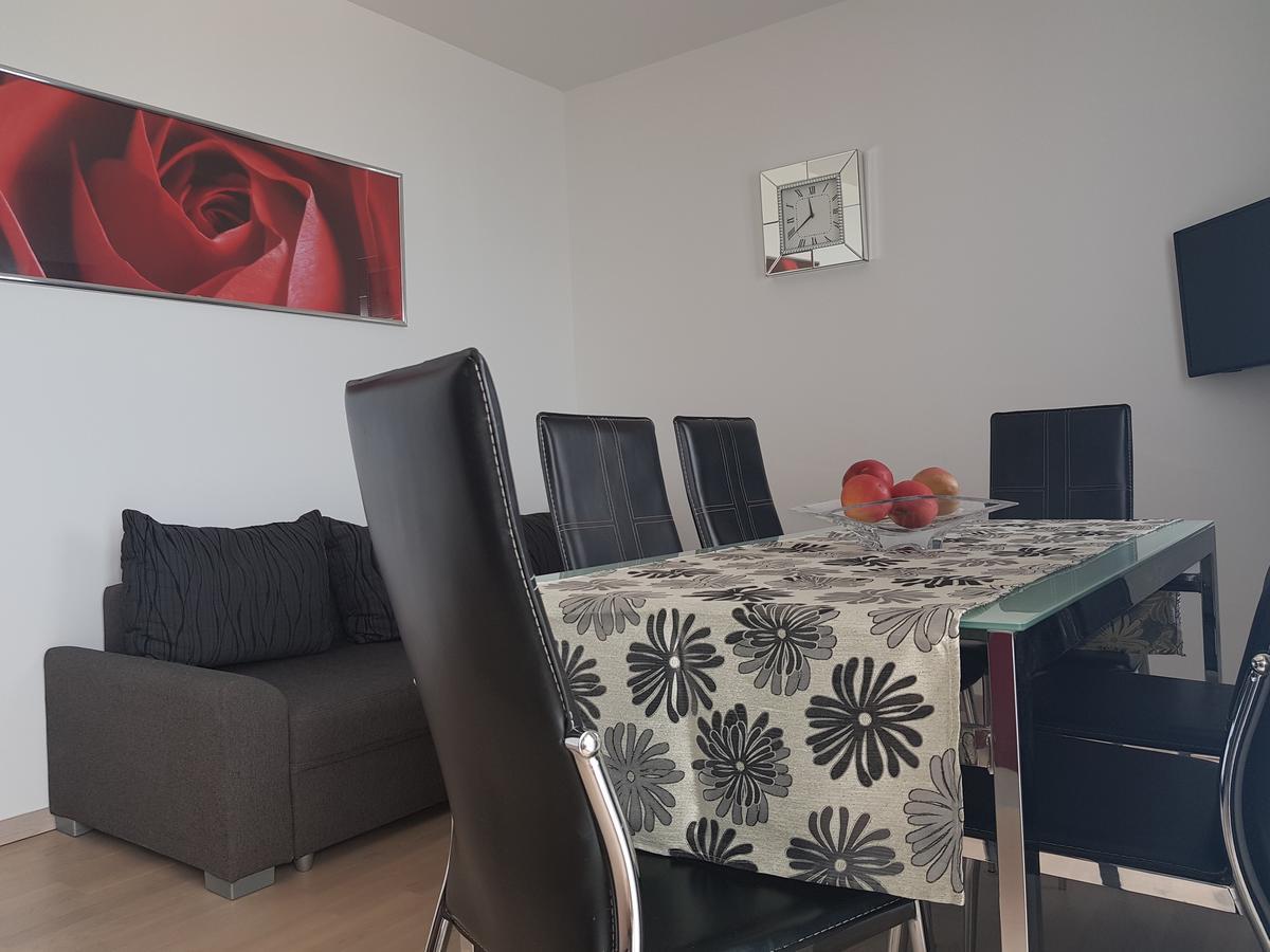 Apartments Petricevic Podstrana Eksteriør bilde
