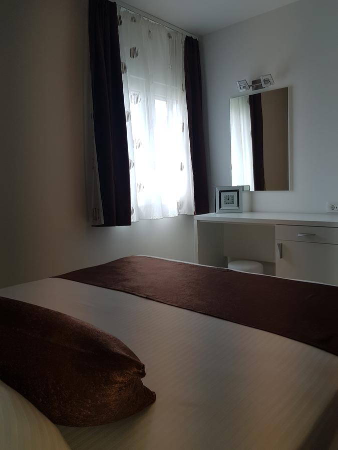 Apartments Petricevic Podstrana Eksteriør bilde