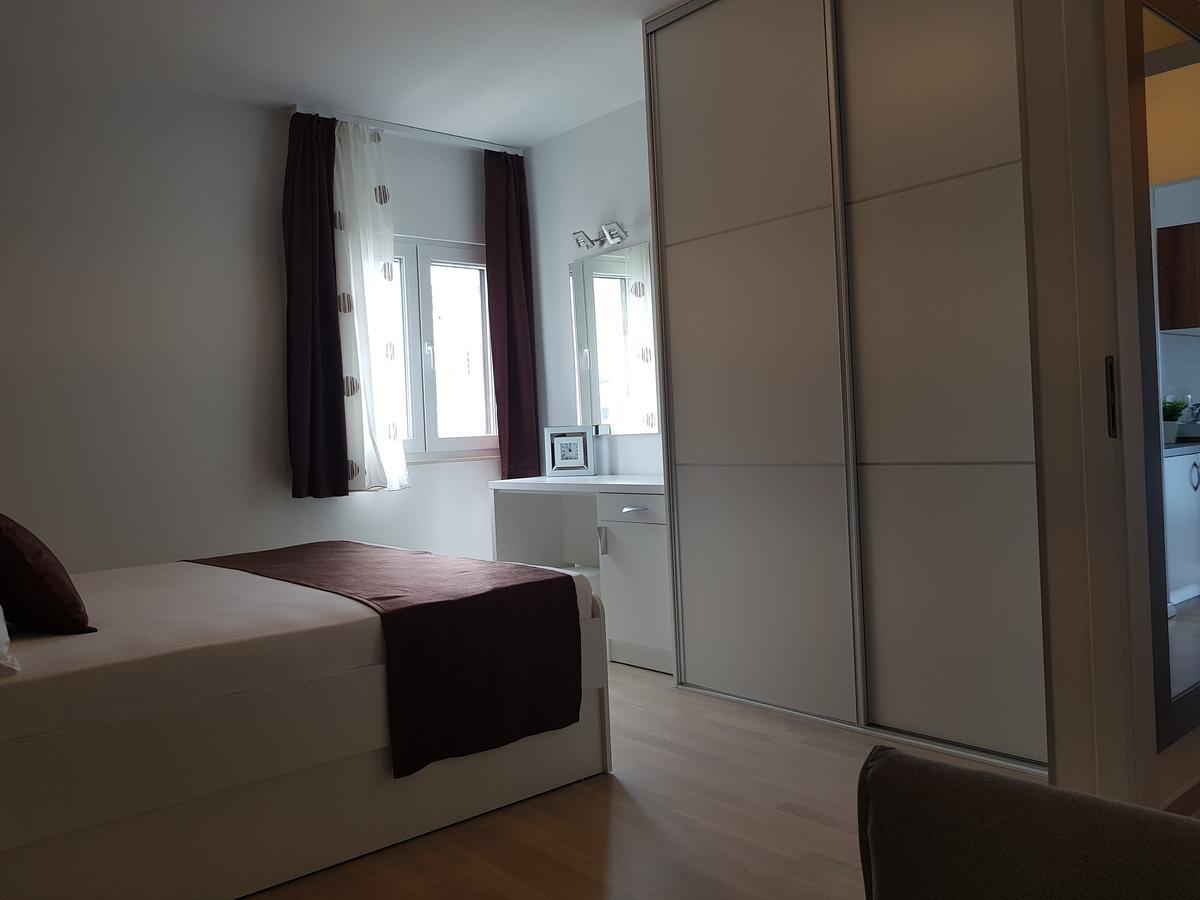 Apartments Petricevic Podstrana Eksteriør bilde