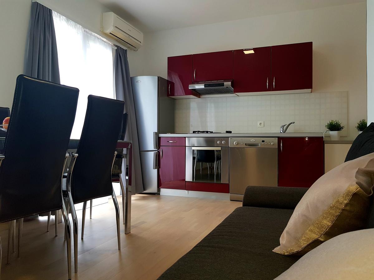 Apartments Petricevic Podstrana Eksteriør bilde